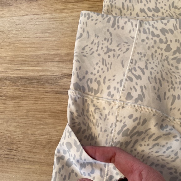 athleta • salutation stash pocket tight • small - Picture 4 of 7